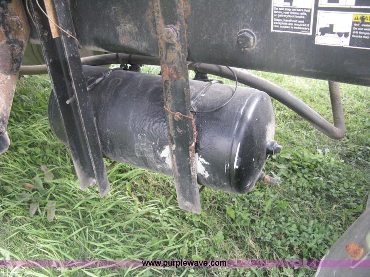 image for item H6311 2006 Kenworth T600B semi truck