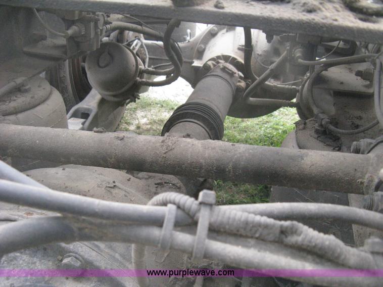 image for item H6311 2006 Kenworth T600B semi truck