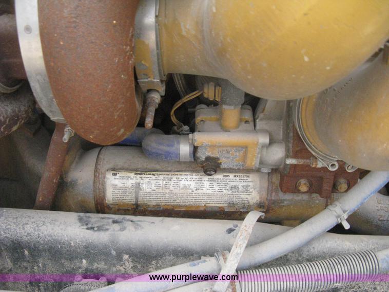 image for item H6311 2006 Kenworth T600B semi truck