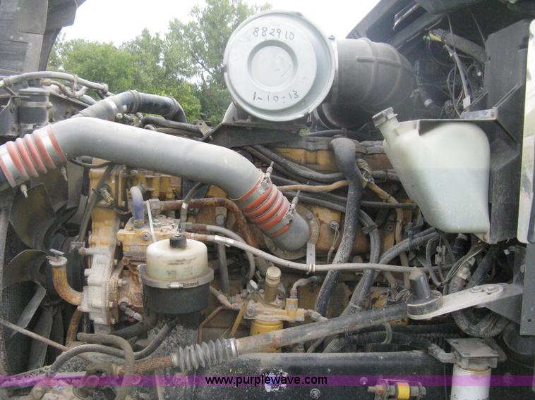 image for item H6311 2006 Kenworth T600B semi truck