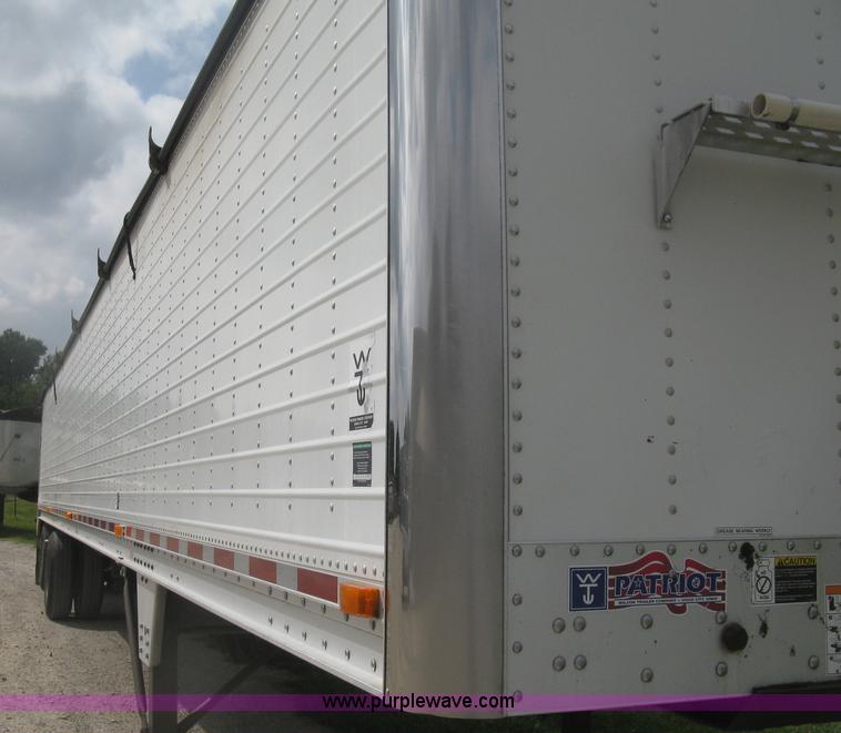 image for item H6312 2008 Wilson DWBT-600 belt trailer