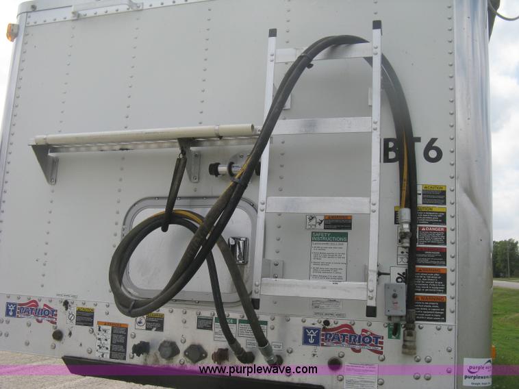 image for item H6312 2008 Wilson DWBT-600 belt trailer