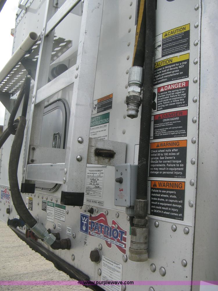 image for item H6312 2008 Wilson DWBT-600 belt trailer