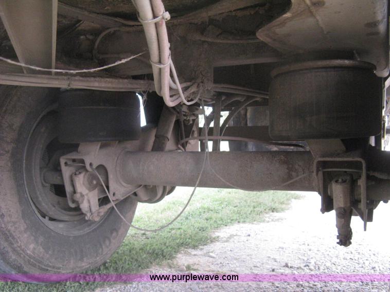 image for item H6312 2008 Wilson DWBT-600 belt trailer