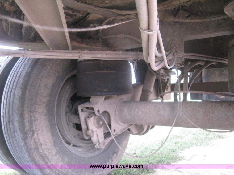 image for item H6312 2008 Wilson DWBT-600 belt trailer