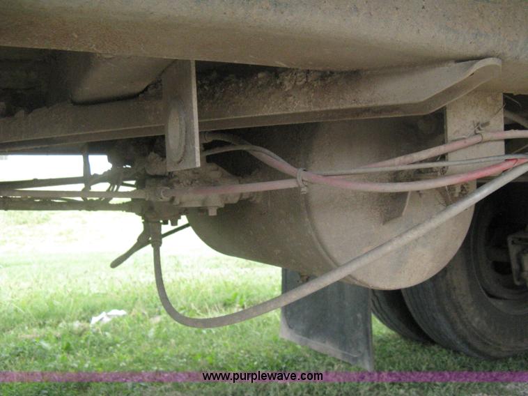 image for item H6312 2008 Wilson DWBT-600 belt trailer