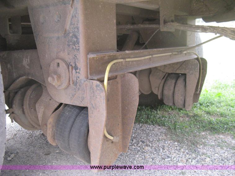 image for item H6312 2008 Wilson DWBT-600 belt trailer