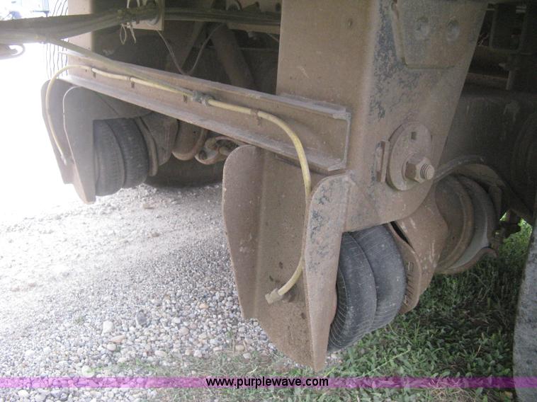 image for item H6312 2008 Wilson DWBT-600 belt trailer