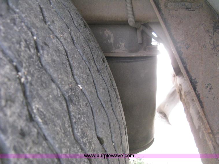 image for item H6312 2008 Wilson DWBT-600 belt trailer