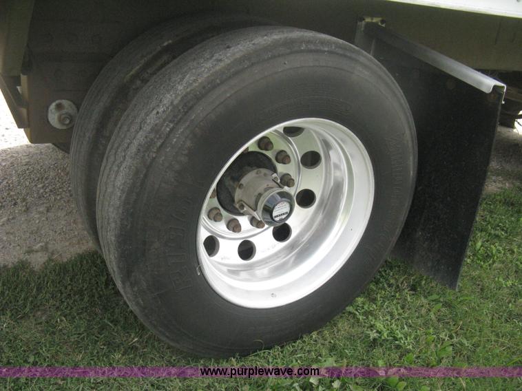 image for item H6312 2008 Wilson DWBT-600 belt trailer