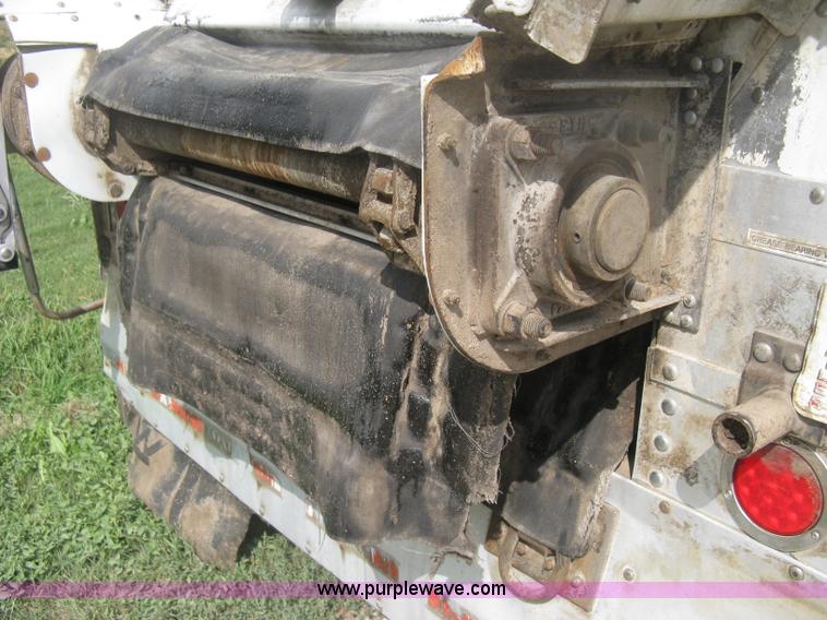 image for item H6312 2008 Wilson DWBT-600 belt trailer