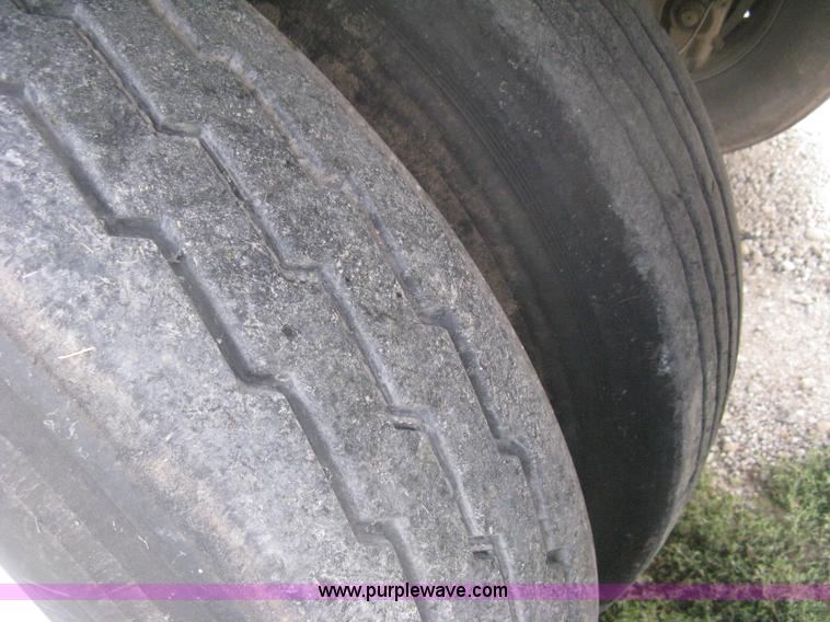 image for item H6312 2008 Wilson DWBT-600 belt trailer