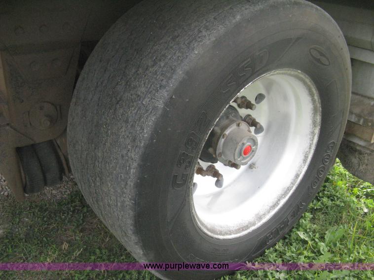 image for item H6312 2008 Wilson DWBT-600 belt trailer