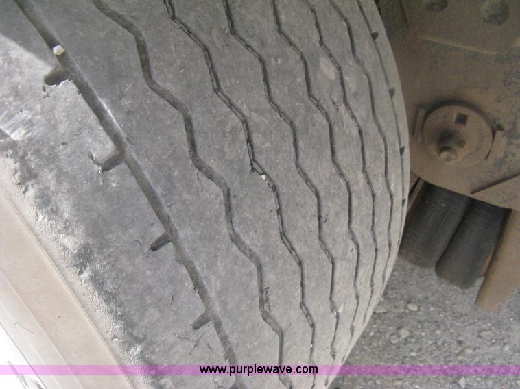 image for item H6312 2008 Wilson DWBT-600 belt trailer