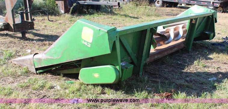 image for item H6751 John Deere 643 corn head