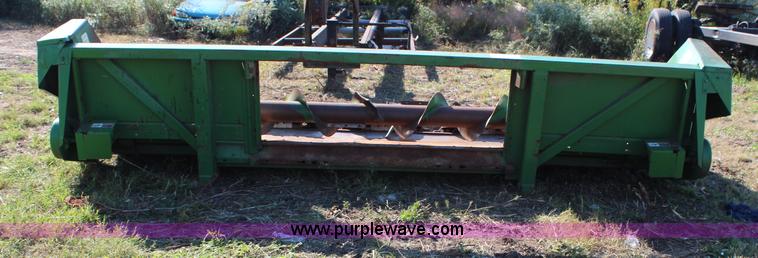 image for item H6751 John Deere 643 corn head