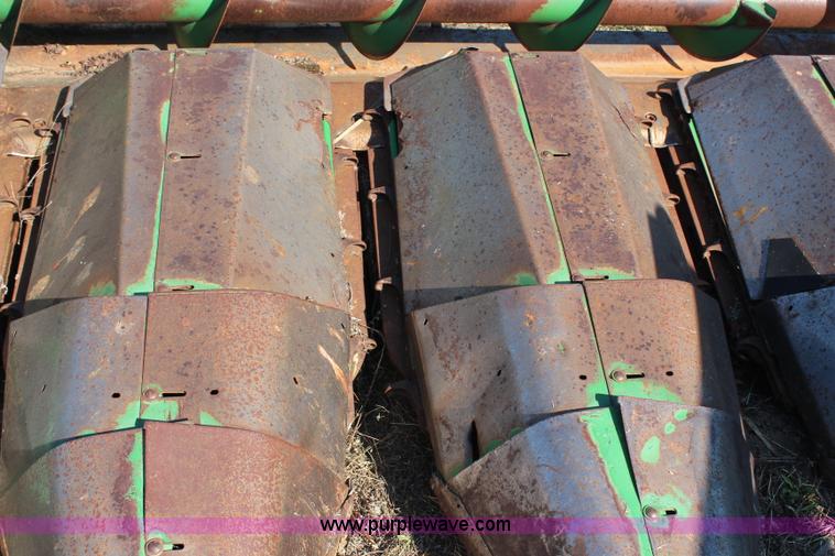 image for item H6751 John Deere 643 corn head