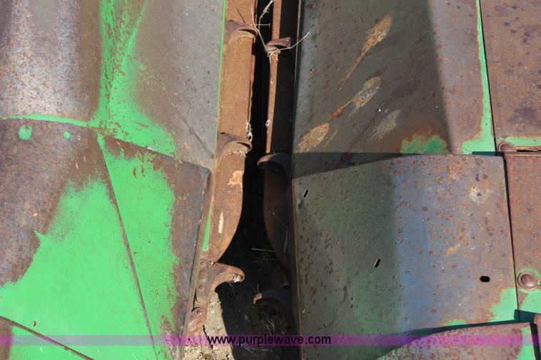 image for item H6751 John Deere 643 corn head
