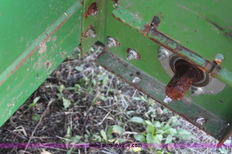image for item H6751 John Deere 643 corn head