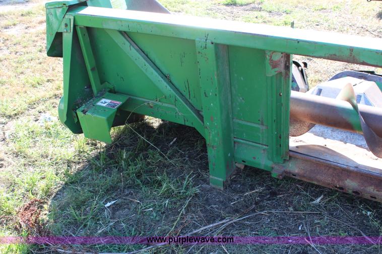 image for item H6751 John Deere 643 corn head