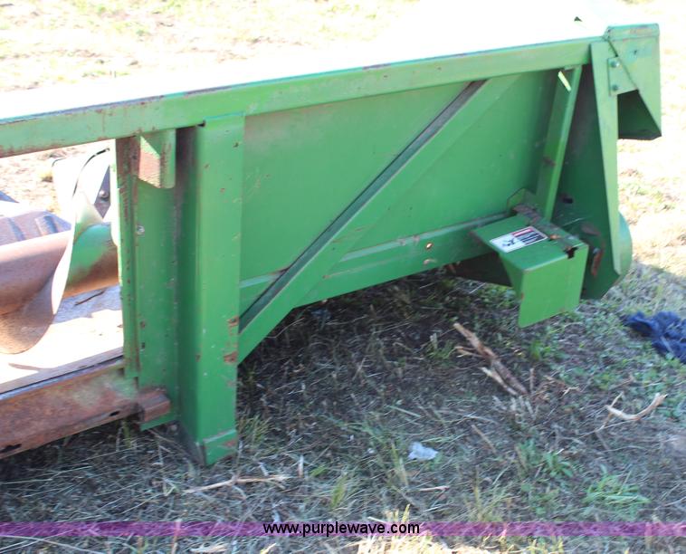 image for item H6751 John Deere 643 corn head