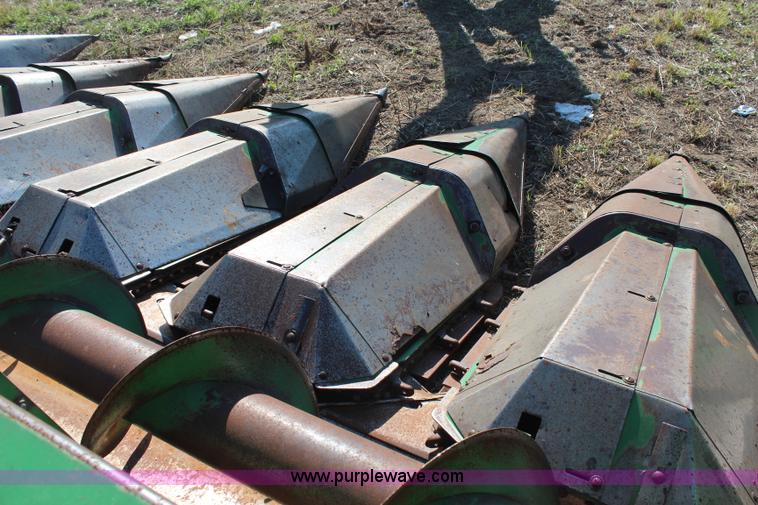 image for item H6751 John Deere 643 corn head