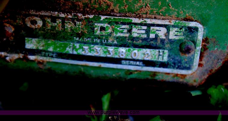 image for item H6751 John Deere 643 corn head