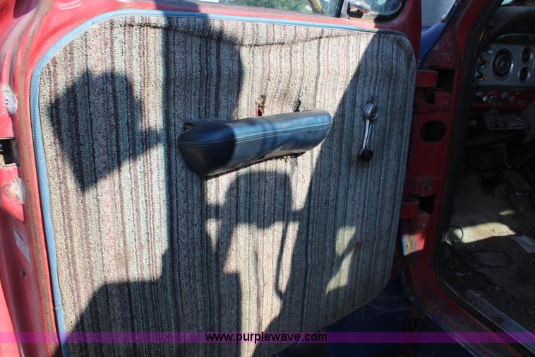 image for item H6752 1967 Ford F600 service truck