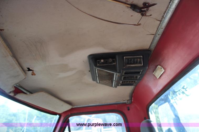 image for item H6752 1967 Ford F600 service truck