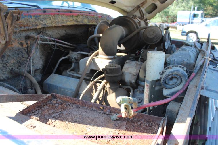 image for item H6752 1967 Ford F600 service truck