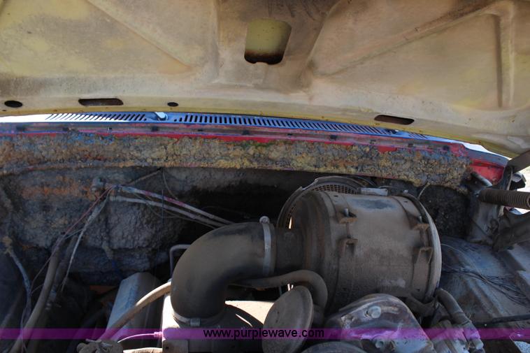 image for item H6752 1967 Ford F600 service truck