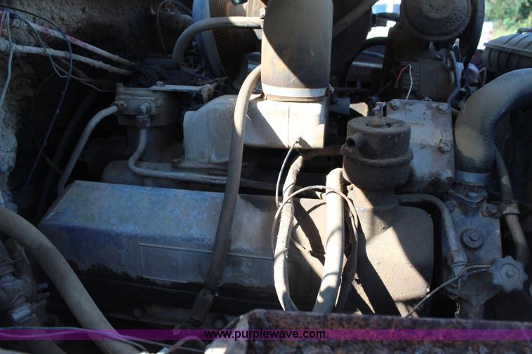 image for item H6752 1967 Ford F600 service truck