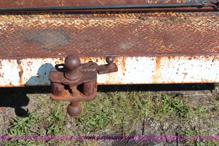 image for item H6752 1967 Ford F600 service truck