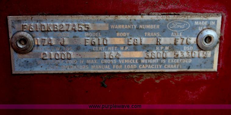 image for item H6752 1967 Ford F600 service truck