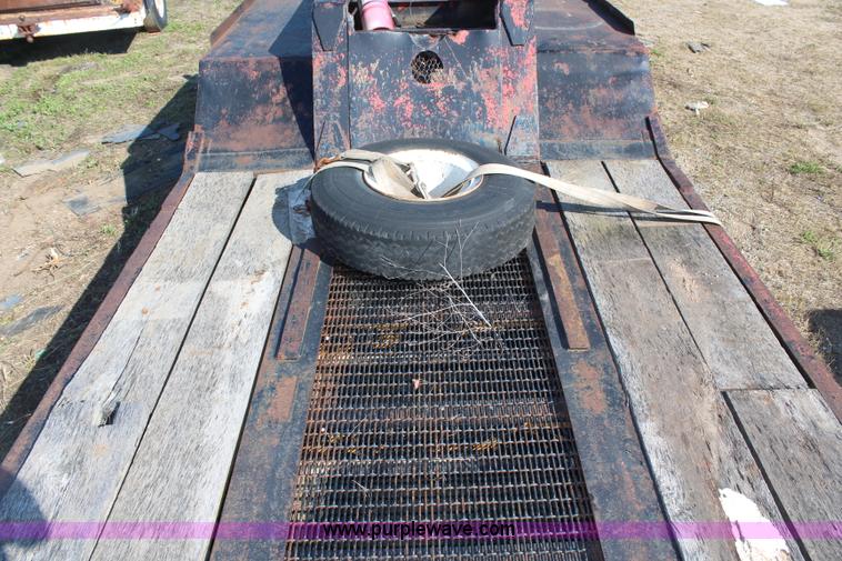 image for item H6753 1978 Hercules 35LB lowboy trailer
