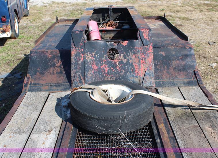 image for item H6753 1978 Hercules 35LB lowboy trailer