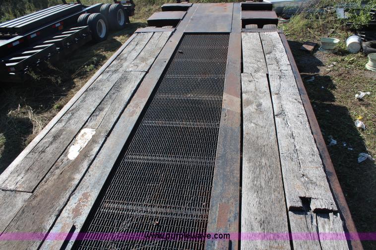 image for item H6753 1978 Hercules 35LB lowboy trailer