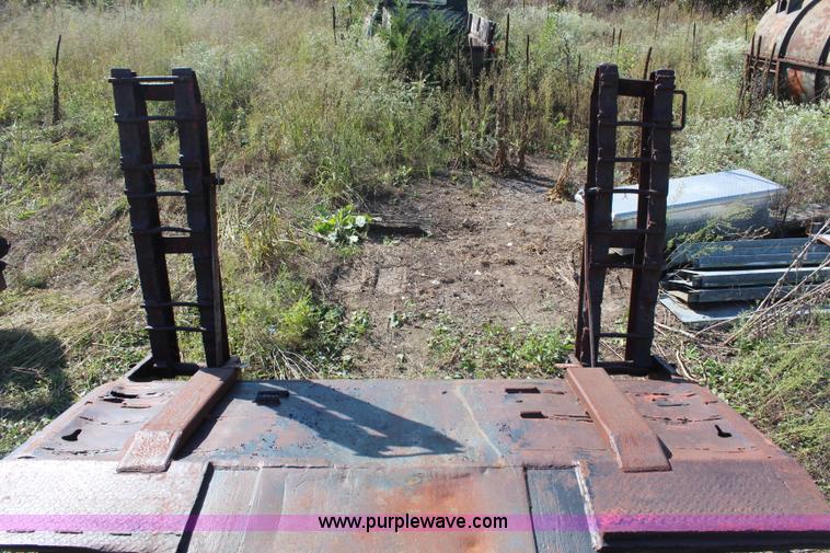 image for item H6753 1978 Hercules 35LB lowboy trailer