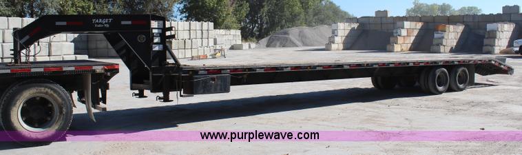 image for item H6784 2004 Target gooseneck trailer