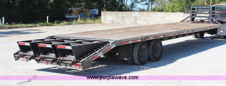 image for item H6784 2004 Target gooseneck trailer