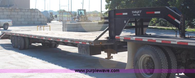 image for item H6784 2004 Target gooseneck trailer