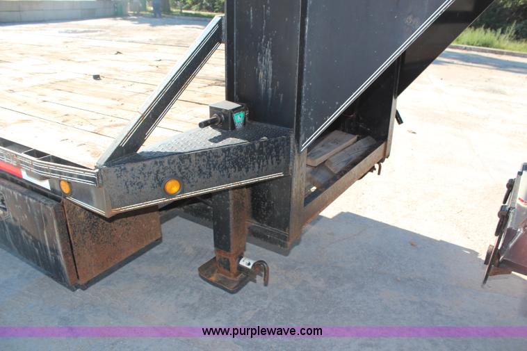 image for item H6784 2004 Target gooseneck trailer