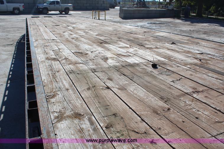 image for item H6784 2004 Target gooseneck trailer