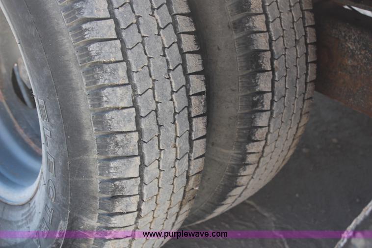 image for item H6784 2004 Target gooseneck trailer