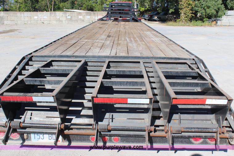 image for item H6784 2004 Target gooseneck trailer