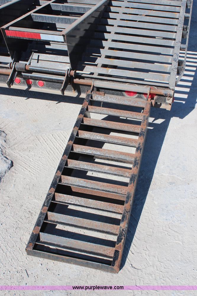 image for item H6784 2004 Target gooseneck trailer