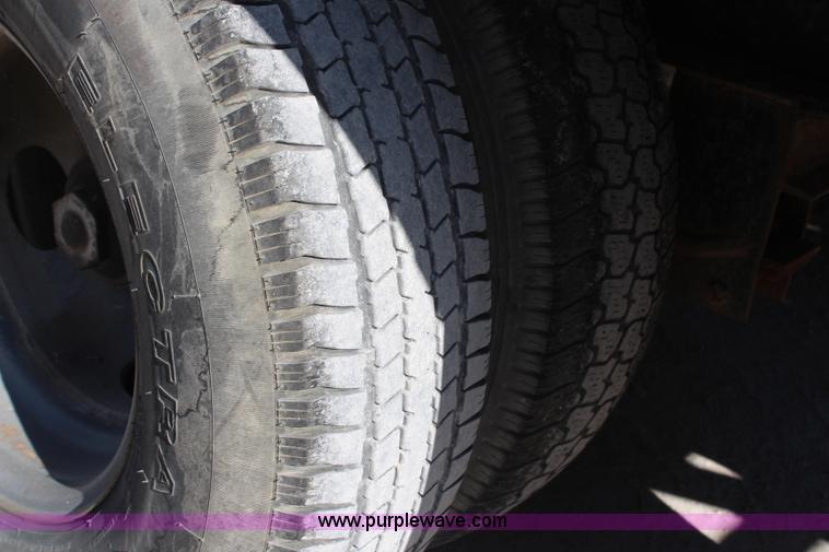 image for item H6784 2004 Target gooseneck trailer