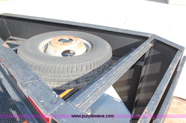 image for item H6784 2004 Target gooseneck trailer