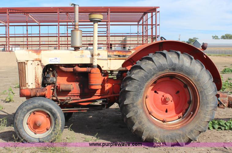 image for item H6786 1961 Case 930 tractor