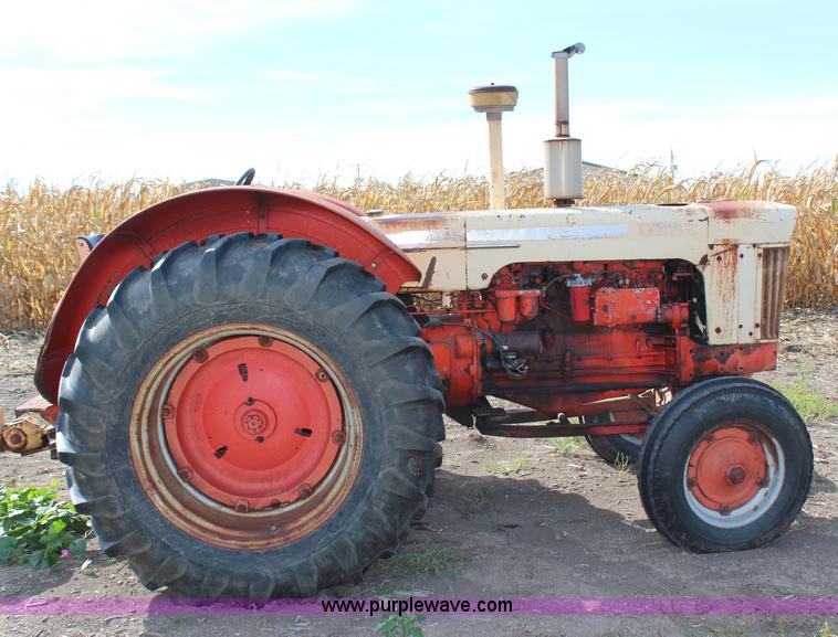 image for item H6786 1961 Case 930 tractor